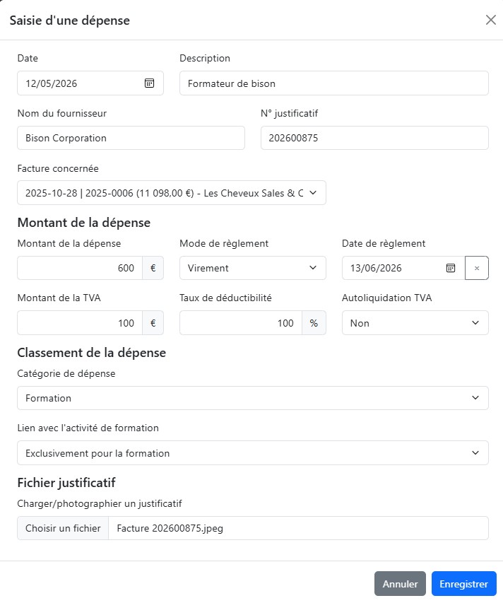 Fenêtre de saisie d'une dépense dans EasyME — date, description, fournisseur, montant, TVA, catégorie et fichier justificatif